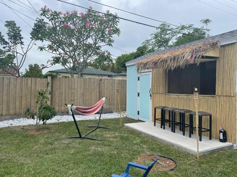 Hot Tub, Tiki Bar, Outdoor Shower, Near Intercoastal Waterway! West Palm Beach Eksteriør bilde