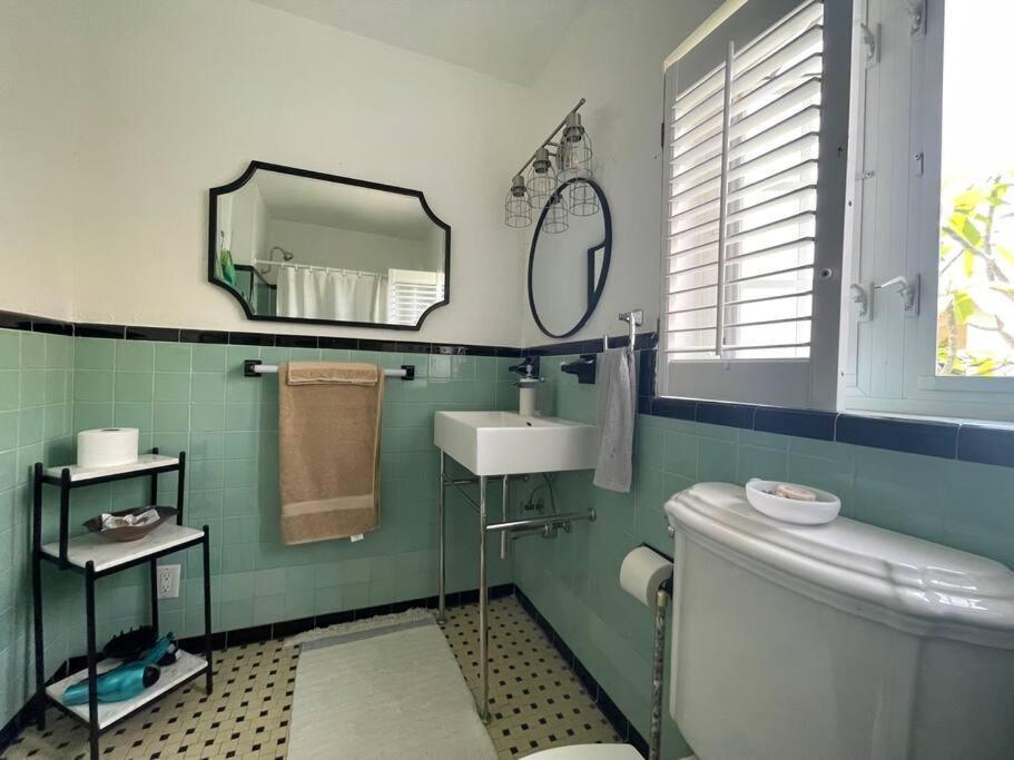 Hot Tub, Tiki Bar, Outdoor Shower, Near Intercoastal Waterway! West Palm Beach Eksteriør bilde