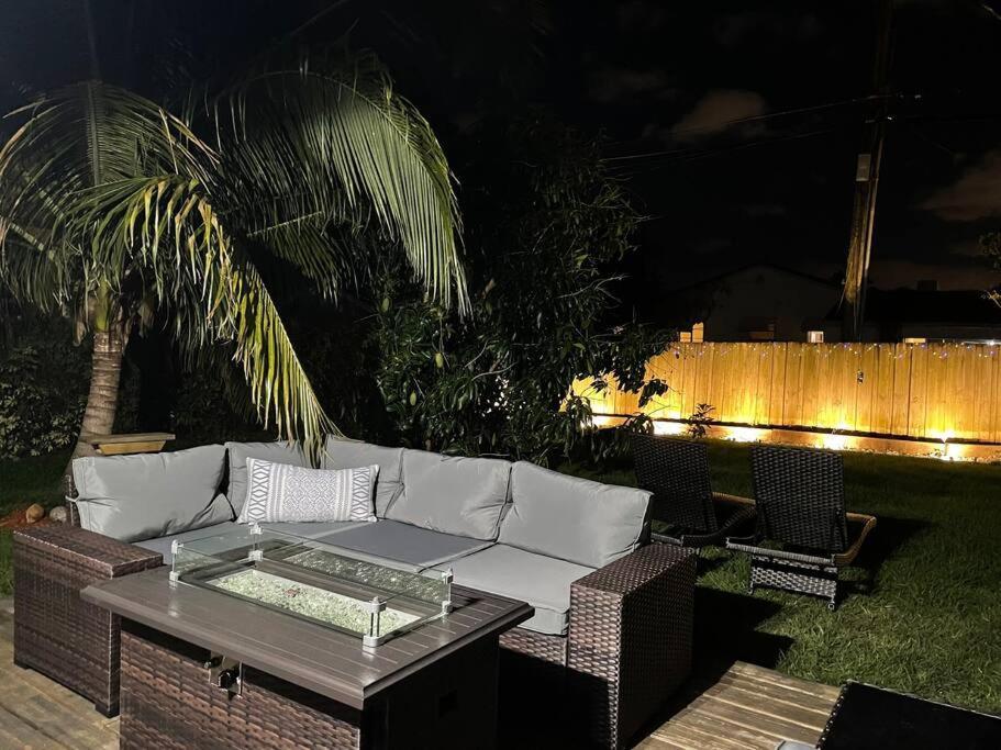 Hot Tub, Tiki Bar, Outdoor Shower, Near Intercoastal Waterway! West Palm Beach Eksteriør bilde