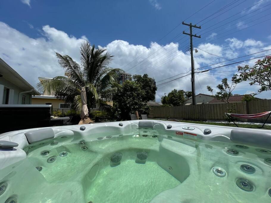 Hot Tub, Tiki Bar, Outdoor Shower, Near Intercoastal Waterway! West Palm Beach Eksteriør bilde